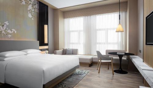 Landscape King Room