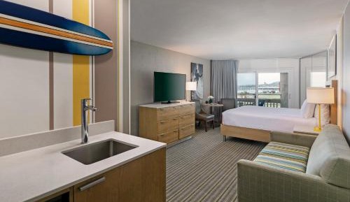 King with Sofabed Partial Ocean View