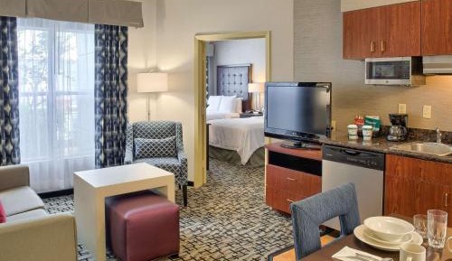 Two-Bedroom Suite with One King And Two Double Beds - Non-Smoking