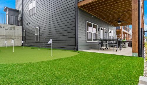 Eight-Bedroom Holiday Home