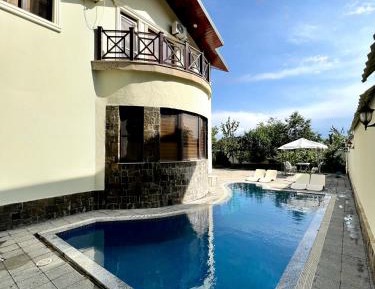 Deluxe Villa