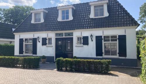 Three-Bedroom Holiday Home 