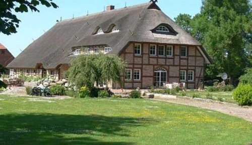 One-Bedroom Apartment with Shower