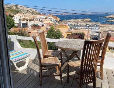 Deluxe Double Room with Balcony and Sea View