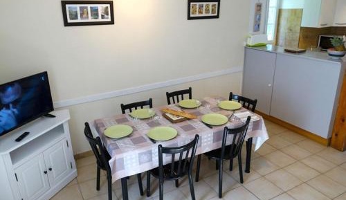 Holiday Home (6 Adults)