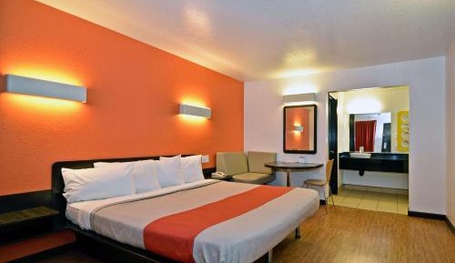 King Room - Non-Smoking