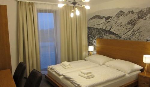 Deluxe Double Room (2 Adults + 1 Child)