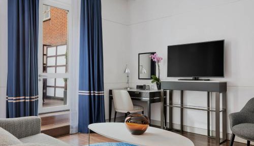 Balcony Suite with Executive Lounge Access