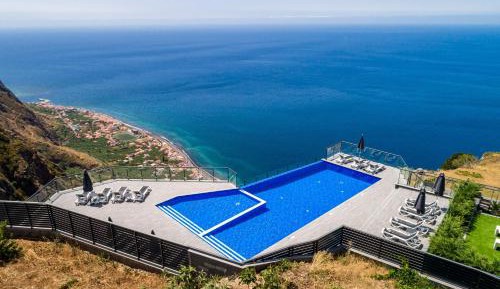 Deluxe Two-Bedroom Villa with Sea View