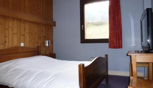 Triple Room with Shared Bathroom