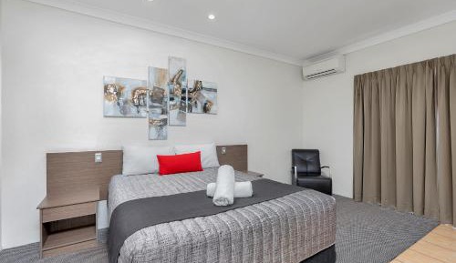 Executive Queen Room
