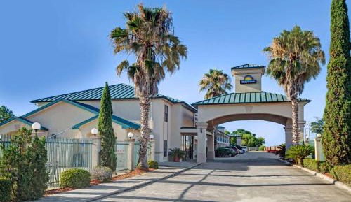 Queen Suite - Non-Smoking