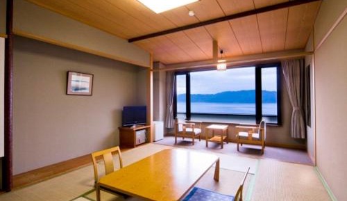 Japanese-Style Room with Lake View - East Building - Non-Smoking