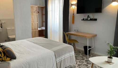 Triple Room with Private Bathroom