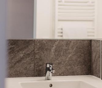 Apartment with Mountain View