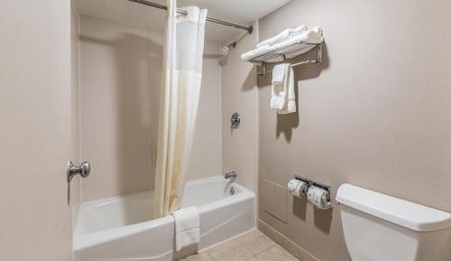 Queen Suite with Two Queen Beds - Non-Smoking