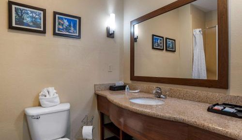 Queen Suite with 2 Queen Beds - Non-Smoking