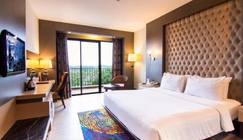 Grand Deluxe King Room