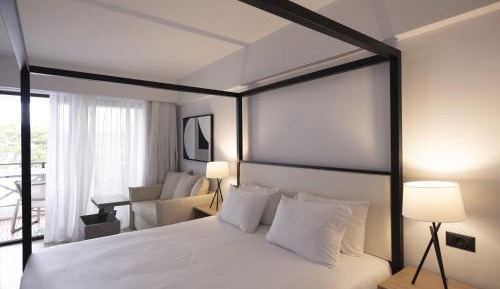 Double or Twin Room with Side Sea View