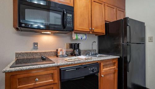 Queen Suite - Accessible/Non Smoking