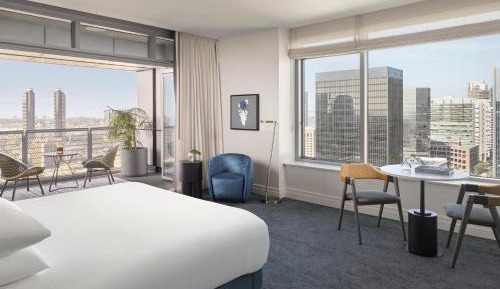 One-Bedroom King Studio Suite with Harbor View