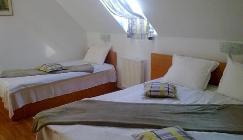 Triple Room with Shared Bathroom