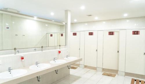 Single Bed in Male Dormitory Room with Shared Bathroom