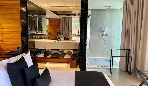 Contemporary Villa with Private Pool