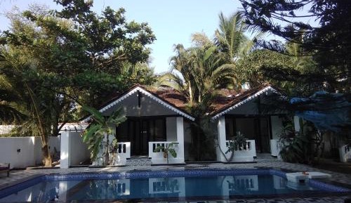 Bungalow with Garden View