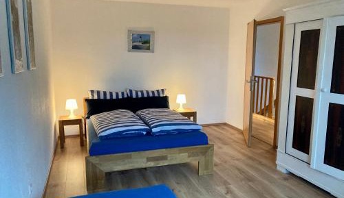 Two-Bedroom Apartment with Shower 