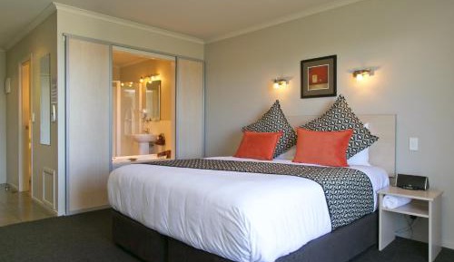 Deluxe Double Studio with Lake View