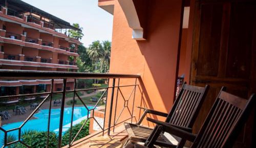 Apartment with Pool View 
