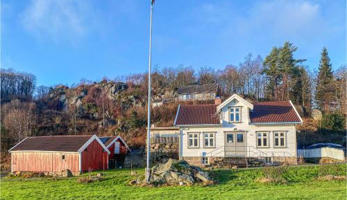 Four-Bedroom Holiday Home