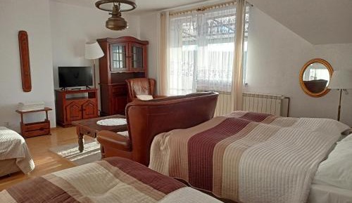 Quadruple Room with Private Bathroom