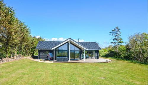 Four-Bedroom Holiday Home