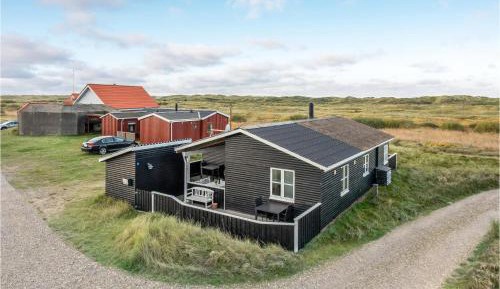 Three-Bedroom Holiday Home 