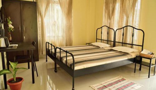 Queen Room with Garden View