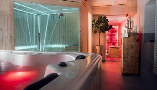 Suite with Spa Access
