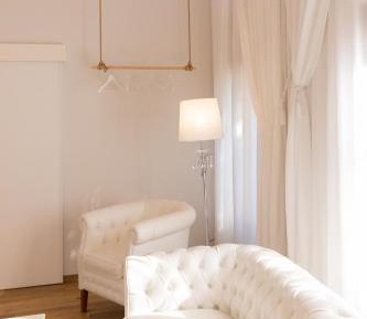 Queen Suite with Spa Bath