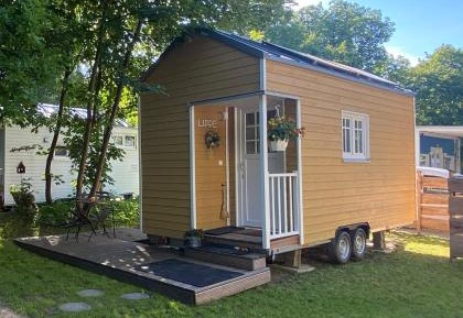 Apartment with Garden View