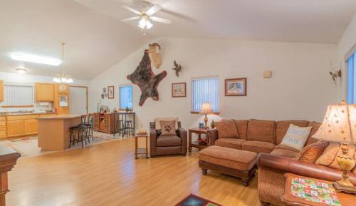 Three-Bedroom Holiday Home 