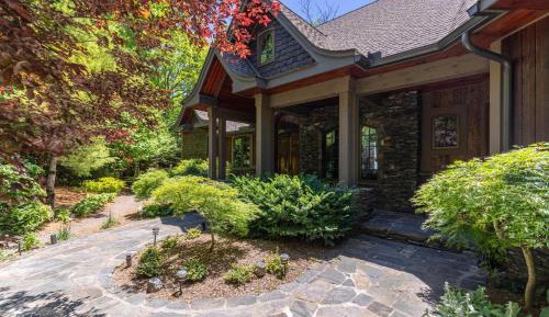 Five-Bedroom Holiday Home