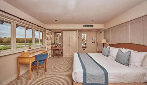 Superior King Room