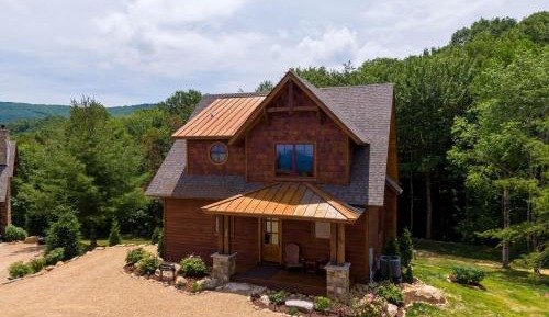 Three-Bedroom Vacation Home 