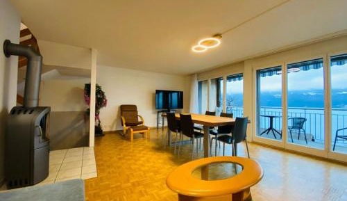 Apartment with Lake View