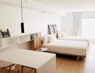 Deluxe Studio Two Queen Beds