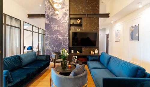 Penthouse Apartment with Skyline view