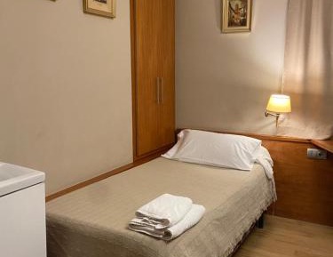 Standard Single Room with Shared Bathroom
