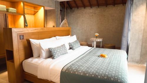 Annora Suite with Seating Area
