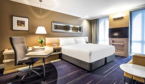 Classic King Room with City View